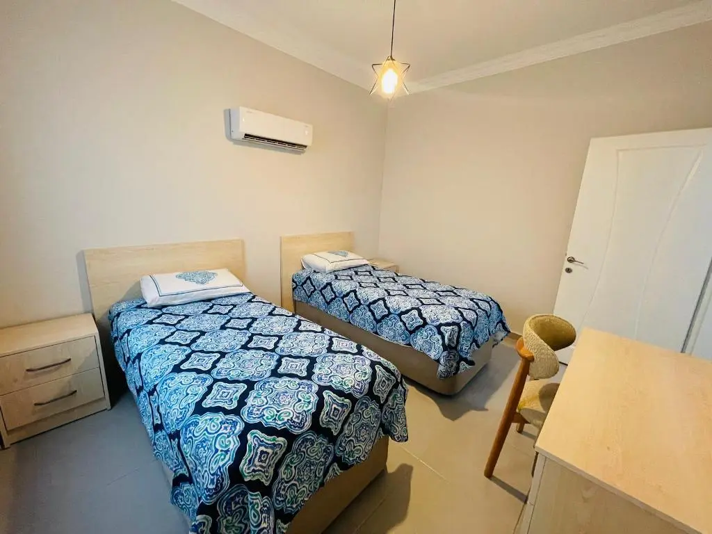 Twin bedroom